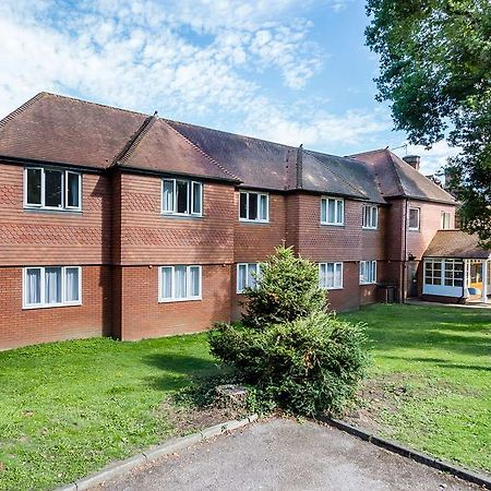 Travelodge Walton On Thames Exterior foto