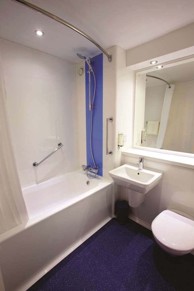 Travelodge Walton On Thames Zimmer foto