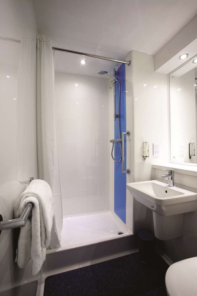 Travelodge Walton On Thames Zimmer foto