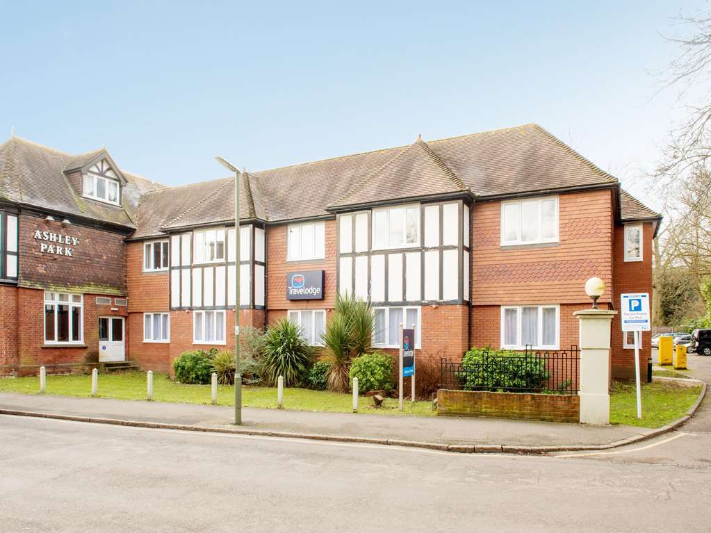 Travelodge Walton On Thames Exterior foto
